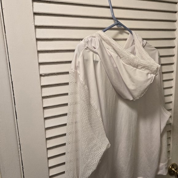 Daisy Fuentes White Hooded Long Sleeve Top with Mesh Arm Details - Picture 8 of 11
